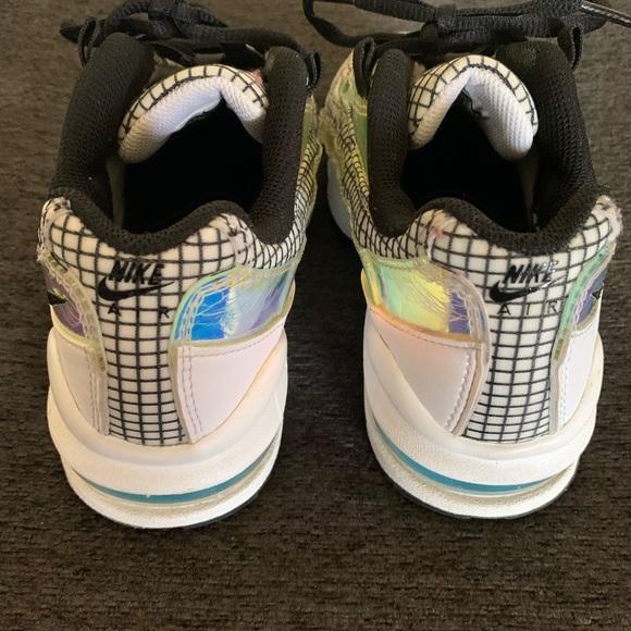 Air Max 95 LV8 - Picture 2 of 4